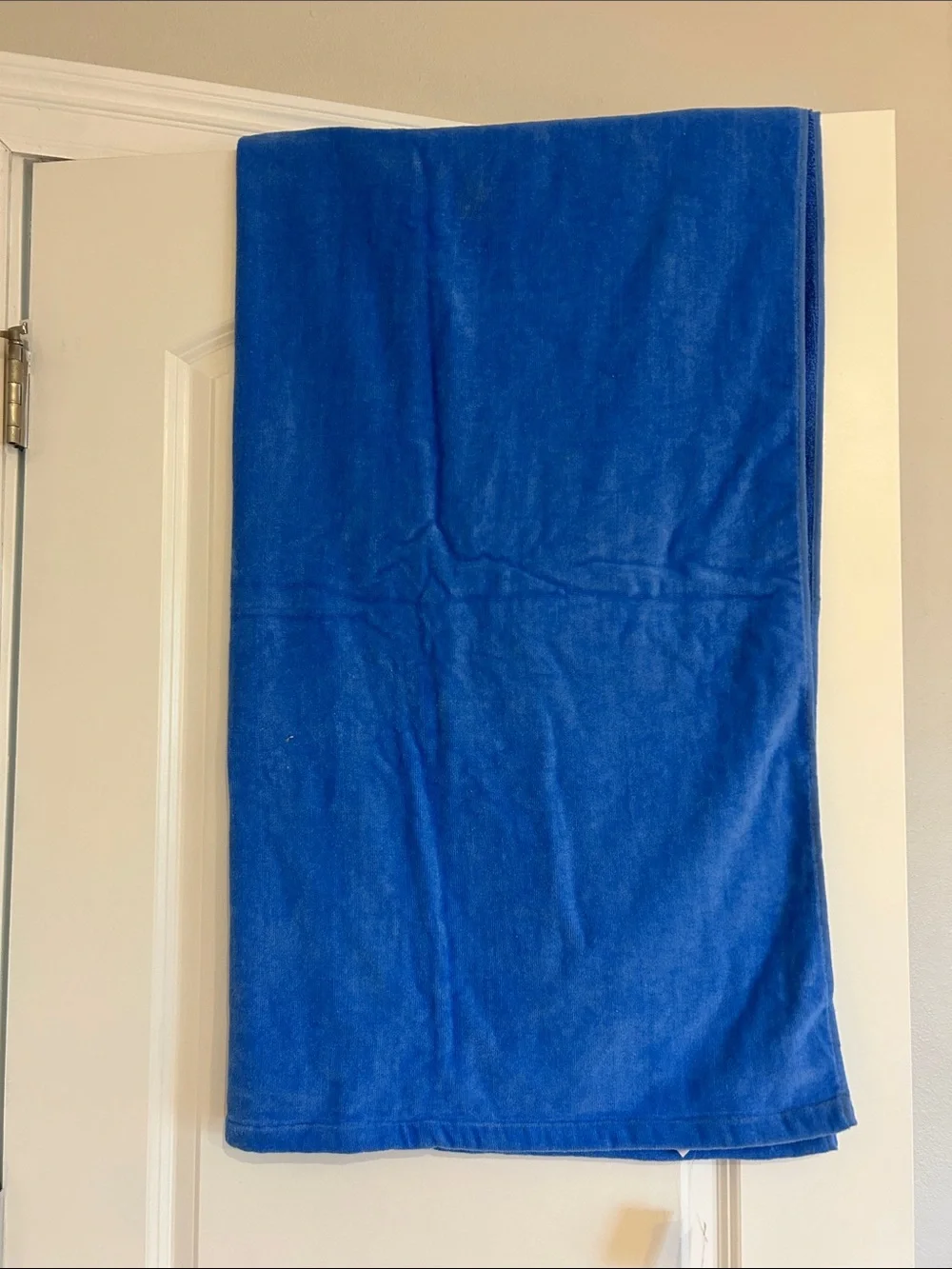 💯 Cotton Royal Blue Beach Towel with Yellow Floral Pocket